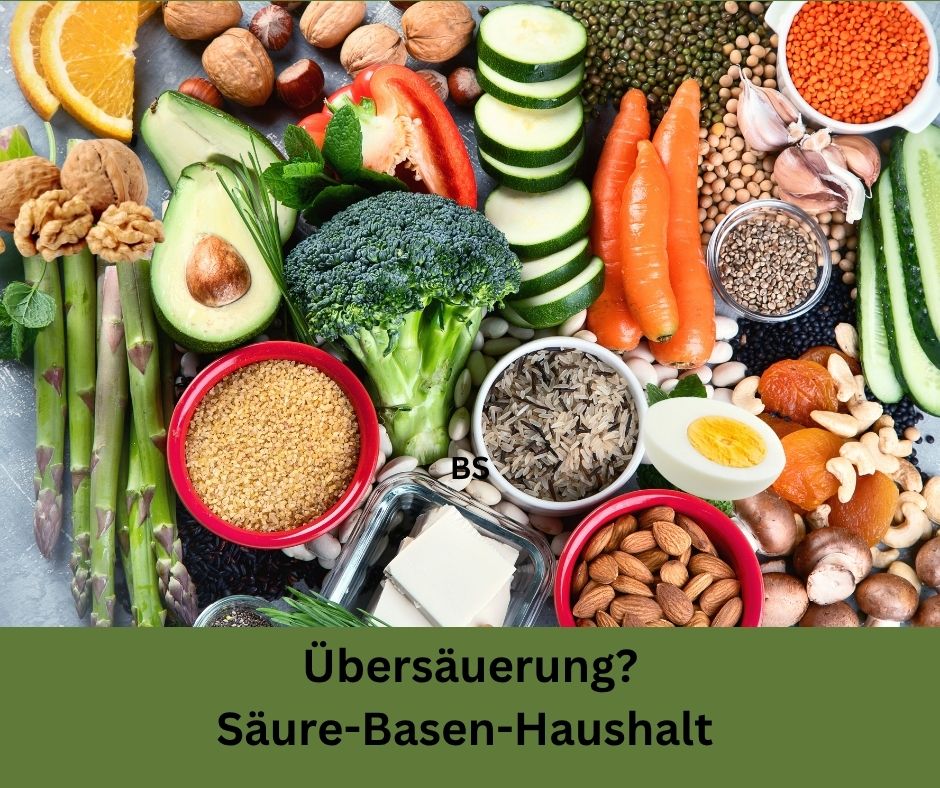 Verschiedene Obst und Gemüse. Schriftzug: Übersäuerung? Säure-Basen-Haushalt.